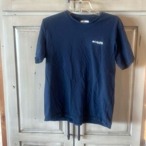 Columbia t shirt